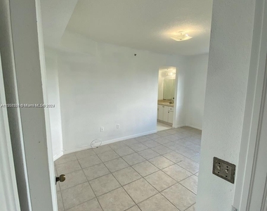 9300 Fontainebleau Blvd - Photo Thumbnail 7