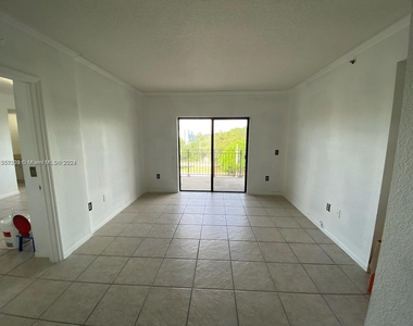 9300 Fontainebleau Blvd - Photo Thumbnail 3