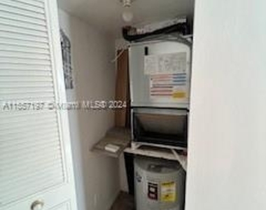 2441 Sw 82nd Ave - Photo Thumbnail 10