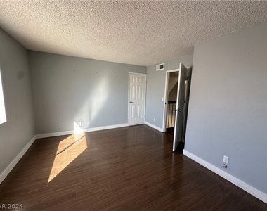 4036 Bridgeview Circle - Photo Thumbnail 17