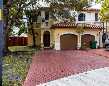 5090 Sw 136 Avenue - Photo Thumbnail 1