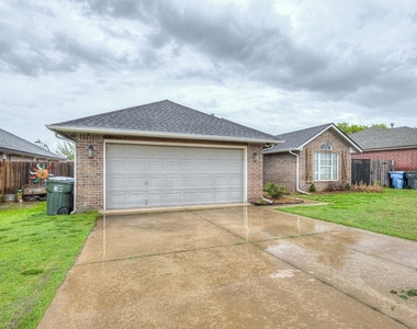 3213 Bismarc Lane - Photo Thumbnail 1