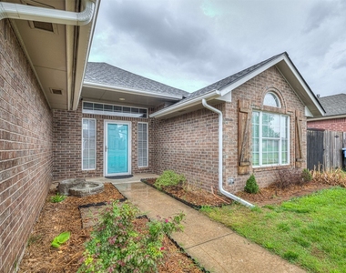 3213 Bismarc Lane - Photo Thumbnail 2