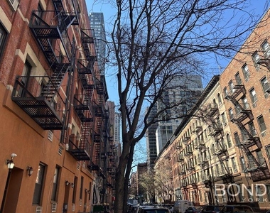 East 93rd Street - Photo Thumbnail 10