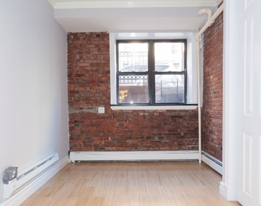 208 East 25th Street - Photo Thumbnail 1