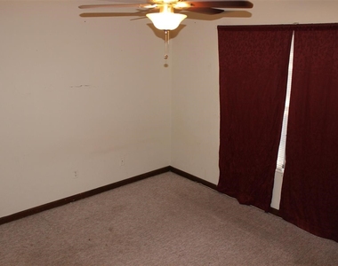 3705 Donovan Drive - Photo Thumbnail 12