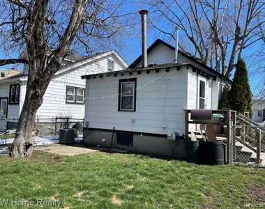 27053 Delton Street - Photo Thumbnail 21