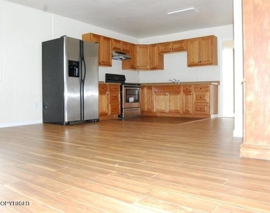 8116 Briarwood Street - Photo Thumbnail 2