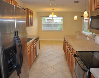 673 Mozingo Ln - Photo Thumbnail 7