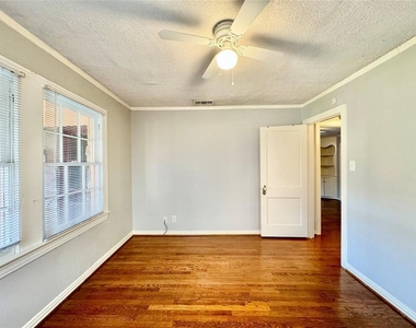 5511 Longview Street - Photo Thumbnail 16