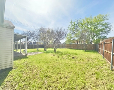 7401 Canoga Circle - Photo Thumbnail 14