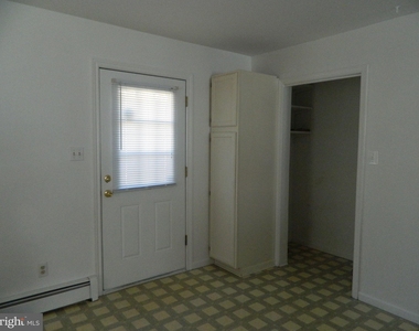 24a Barrett Avenue - Photo Thumbnail 10