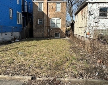 1135 E 81st Street - Photo Thumbnail 10