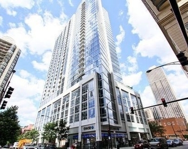 2 W Delaware Place - Photo Thumbnail 0