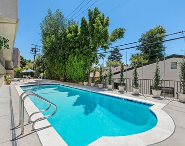 11322 Camarillo St - Photo Thumbnail 14