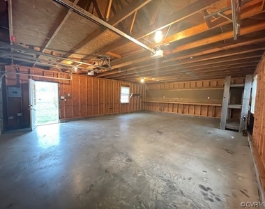 8195 Crestline Lane - Photo Thumbnail 21