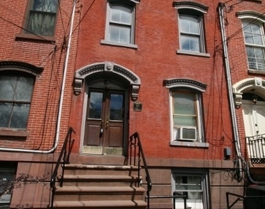 142 Sussex St - Photo Thumbnail 0