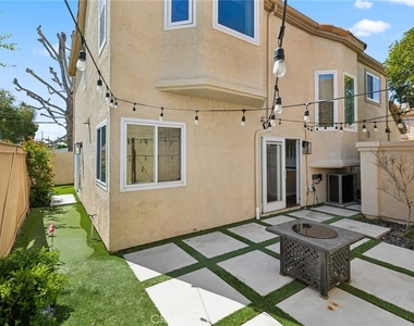 2100 Colina Vista Way - Photo Thumbnail 26