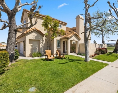 2100 Colina Vista Way - Photo Thumbnail 2