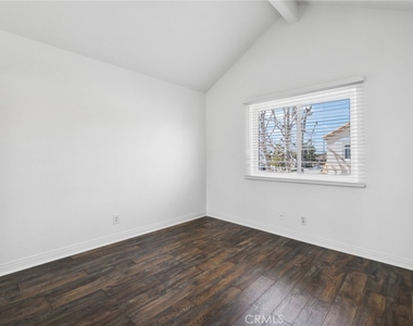 2100 Colina Vista Way - Photo Thumbnail 20