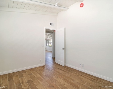 303 Marguerite Avenue - Photo Thumbnail 7