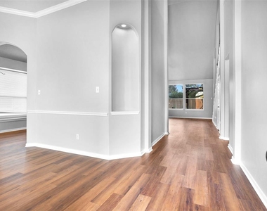 21211 Albany Park Lane - Photo Thumbnail 9