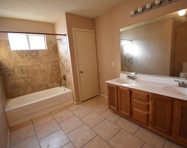 1205 Green Terrace Dr - Photo Thumbnail 22