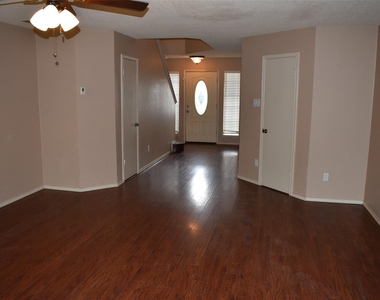 1205 Green Terrace Dr - Photo Thumbnail 13