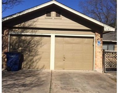 1602 Chippeway Ln - Photo Thumbnail 0