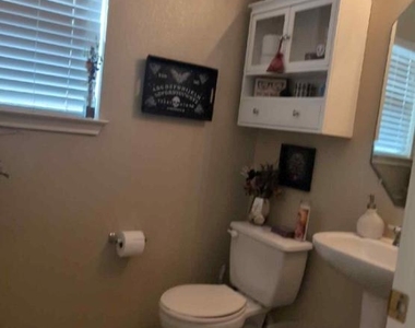 5509 Bentsen Ln - Photo Thumbnail 6