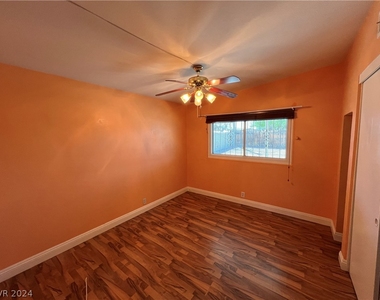 3105 E Webb Avenue - Photo Thumbnail 2