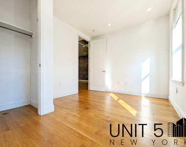 35 Furman Avenue - Photo Thumbnail 6