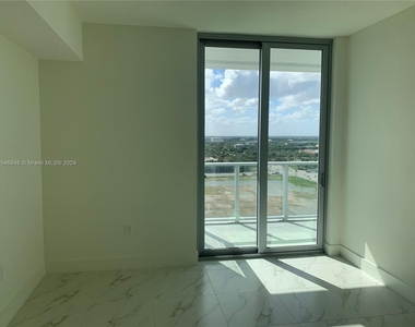 2000 Metropica Way - Photo Thumbnail 24