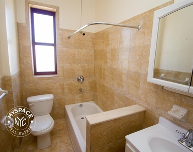 947 Montgomery St - Photo Thumbnail 6