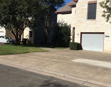 2911 Whisper Oaks - Photo Thumbnail 0