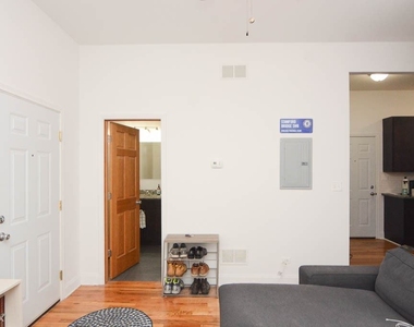 1712 W. Sunnyside, Unit R-7 - Photo Thumbnail 9