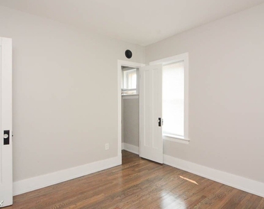 3907 W Wellington, Unit E-4 - Photo Thumbnail 13