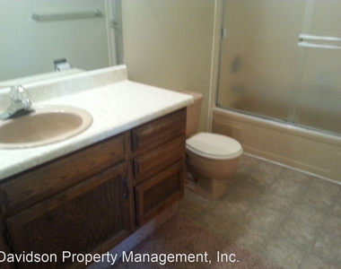 6810 Woodcreek Pl - Photo Thumbnail 6