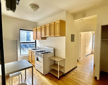 328 East 14th Street - Photo Thumbnail 5