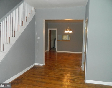 5833 Warrington Ave - Photo Thumbnail 1