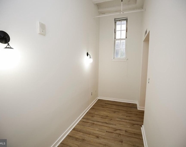 109 W Wildey St - Photo Thumbnail 4