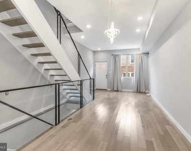 2342 Wilder St - Photo Thumbnail 7
