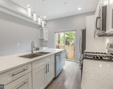 2342 Wilder St - Photo Thumbnail 8