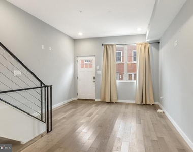 2342 Wilder St - Photo Thumbnail 5