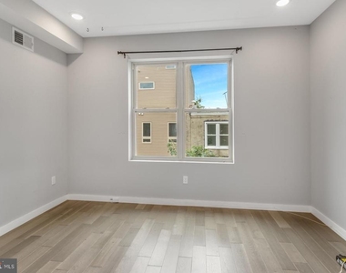 2342 Wilder St - Photo Thumbnail 12