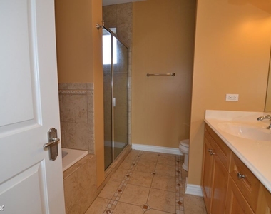 3060 N Clybourn Ave Apt 3n - Photo Thumbnail 13