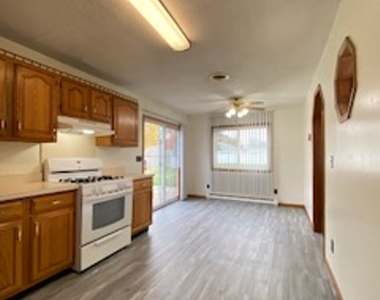 224 Home Ave - Photo Thumbnail 5