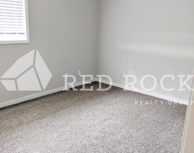 1127 6th St N - Photo Thumbnail 11