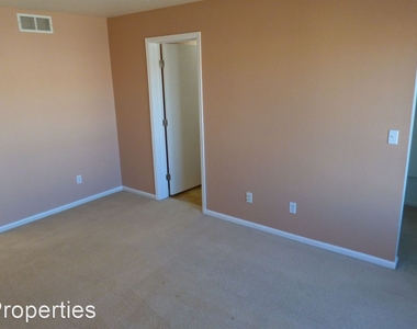 5535 N. Flanders Way - Photo Thumbnail 10