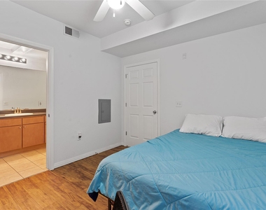 2515 Pearl - Photo Thumbnail 4